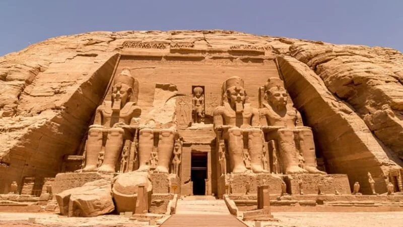Abu Simbel ab Assuan – private Bustour