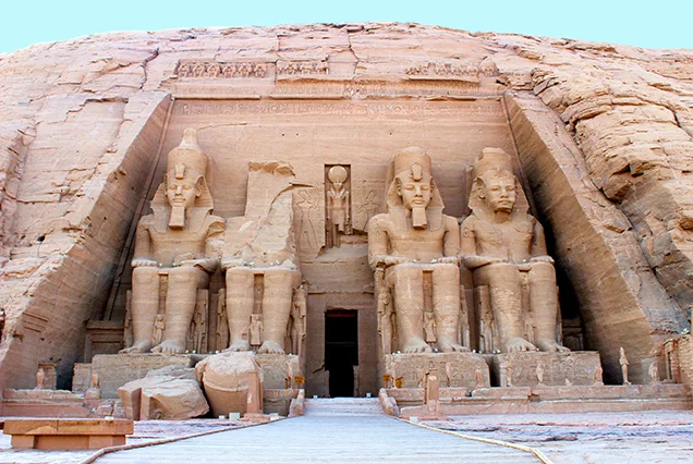 Abu Simbel ab Assuan – private Bustour
