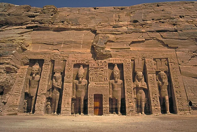 Abu Simbel ab Assuan – private Bustour