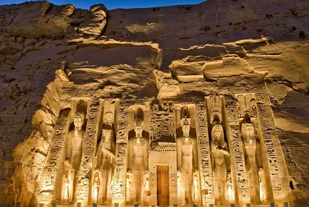 Abu Simbel ab Assuan per Flug