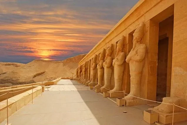 Von Kairo ins Tal der Könige – Luxor-Tagestour