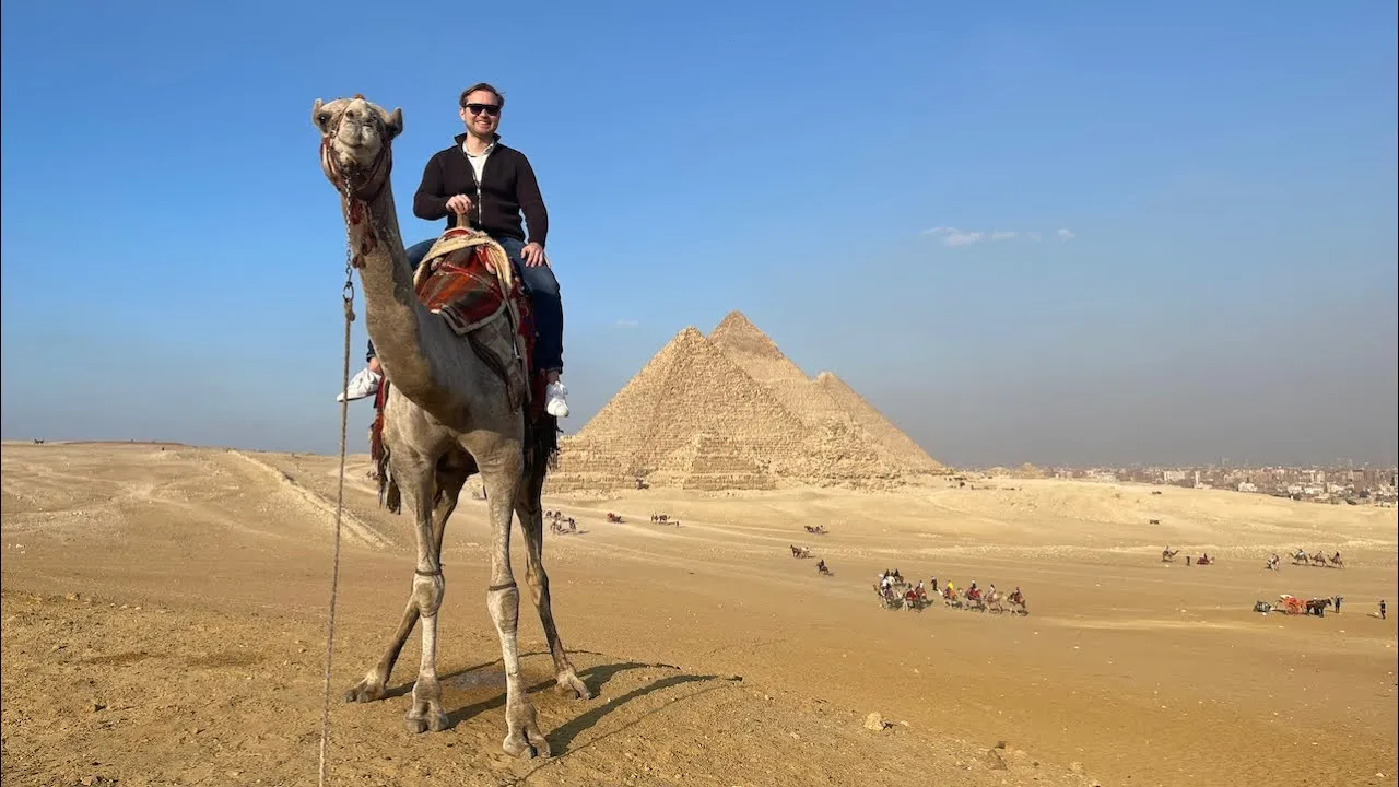 2-stündiger privater Kamelritt bei den Pyramiden von Gizeh