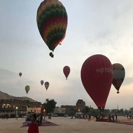 4 Tage Luxus-Nilkreuzfahrt mit Abu Simbel und Heißluftballonfahrt