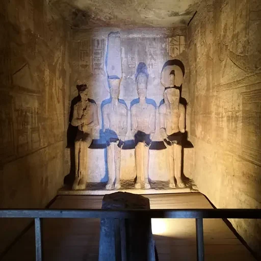 Hin- und Rückfahrt mit dem Bus zwischen Assuan und Abu Simbel