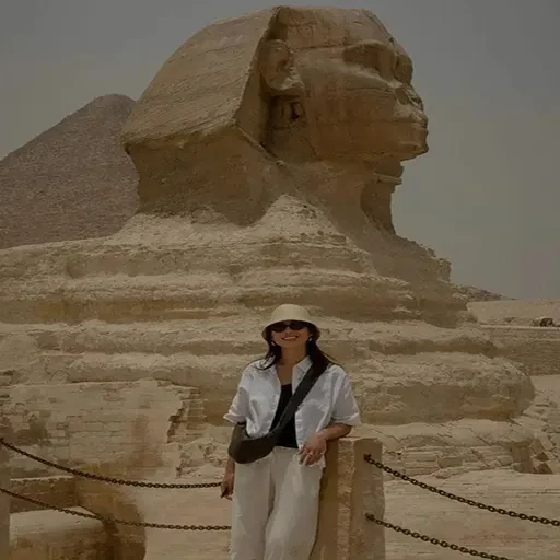 Privater Tagesausflug von Hurghada zum Großen Ägyptischen Museum & zu den Pyramiden von Gizeh – per Flug