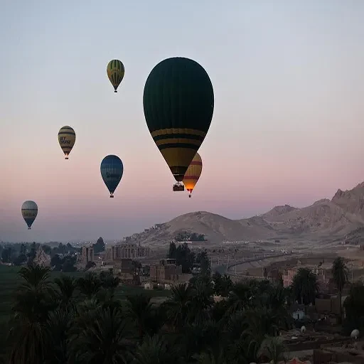 Private Heißluftballonfahrt mit Tal der Könige und Westufer von Luxor