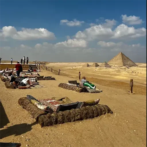 Private Tagestour von Hurghada zum Großen Ägyptischen Museum & zu den Pyramiden von Gizeh