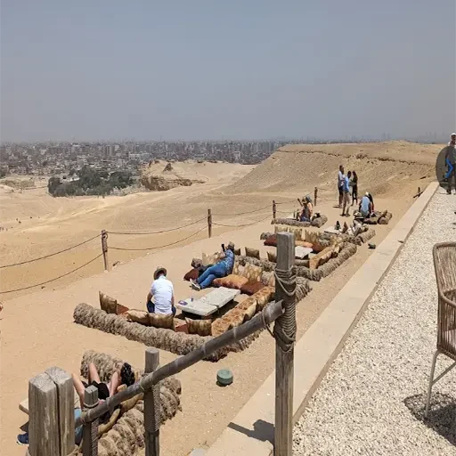 Private Tagestour von Hurghada zum Großen Ägyptischen Museum & zu den Pyramiden von Gizeh