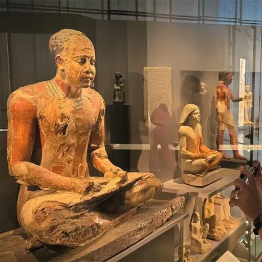 Private Tagestour von Hurghada zum Großen Ägyptischen Museum & zu den Pyramiden von Gizeh