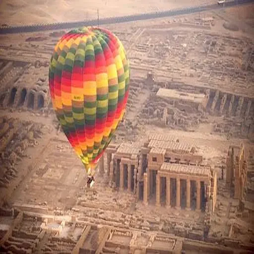 Heißluftballonfahrt bei Sonnenaufgang über Luxor