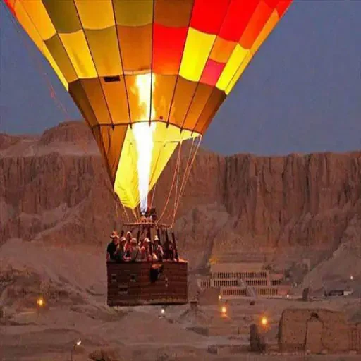 Heißluftballonfahrt bei Sonnenaufgang über Luxor