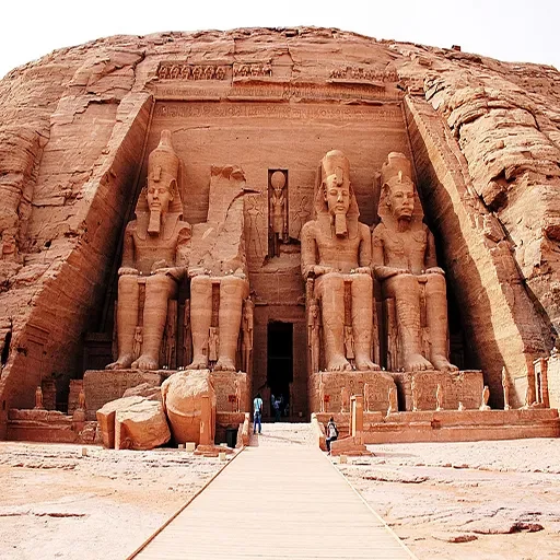 Private Tagestour von Luxor nach Abu Simbel mit Reiseleitung