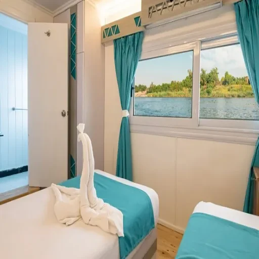 4 Tage Royal Cleopatra Dahabiya von Assuan nach Luxor