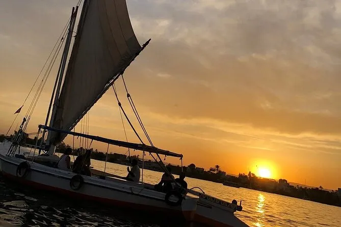 Private Felukenfahrt bei Sonnenuntergang in Luxor