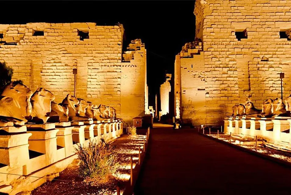 Ton-und-Licht-Show im Karnak-Tempel in Luxor