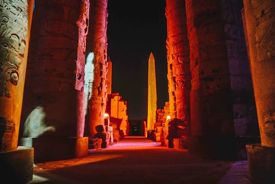 Ton-und-Licht-Show im Karnak-Tempel in Luxor
