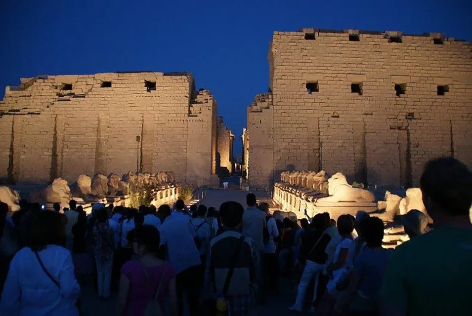 Ton-und-Licht-Show im Karnak-Tempel in Luxor