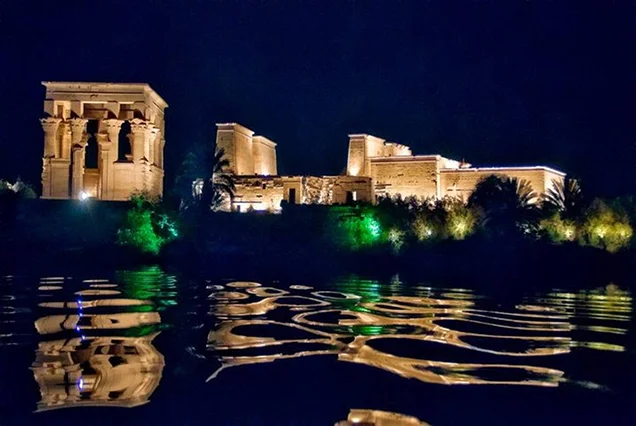 Philae-Tempel bei Nacht – Ton-und-Licht-Show in Assuan