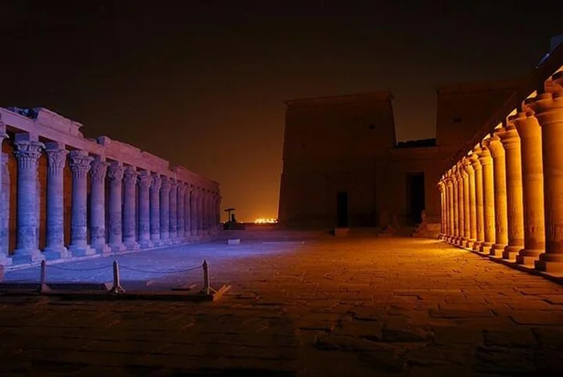 Philae-Tempel bei Nacht – Ton-und-Licht-Show in Assuan